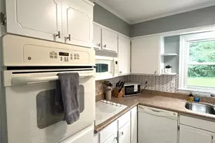 1600 Paddock Cir, Charlotte, NC 28209 - Photo 8