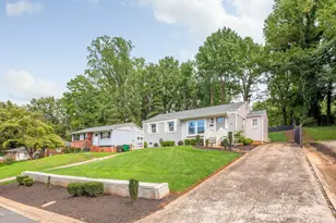 909 September Ln, Charlotte, NC 28208 - Photo 2