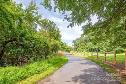 909 September Lane, Charlotte, NC 28208 - Photo 20