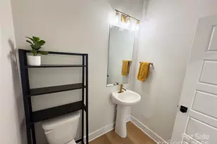 11012 N Cmns Dr, Charlotte, NC 28213 - Photo 12