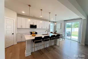 11012 N Cmns Dr, Charlotte, NC 28213 - Photo 14