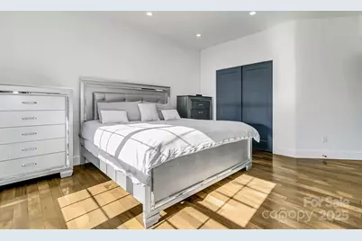 215 E Oakview Road, Asheville, NC 28806 - Photo 22