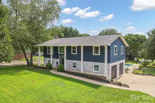 2310 24th Ave NE, Hickory, NC 28601 - Photo 2