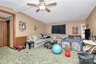 304 Deerchase Cir, Statesville, NC 28625 - Photo 2