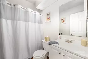 2424 Castlecomer Dr, Charlotte, NC 28262 - Photo 16