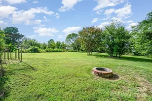 2424 Castlecomer Dr, Charlotte, NC 28262 - Photo 22