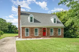 2424 Castlecomer Dr, Charlotte, NC 28262 - Photo 1