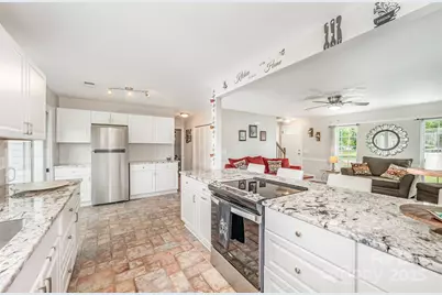 2424 Castlecomer Drive, Charlotte, NC 28262 - Photo 6