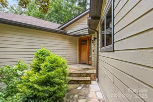 35 Mountain Lake Dr, Hendersonville, NC 28739 - Photo 4