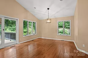 35 Mountain Lake Dr, Hendersonville, NC 28739 - Photo 8