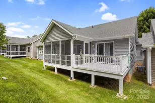 315 Charlestown Dr, Hendersonville, NC 28792 - Photo 30