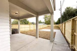 231 Hoskins Ave Dr, Charlotte, NC 28208 - Photo 10