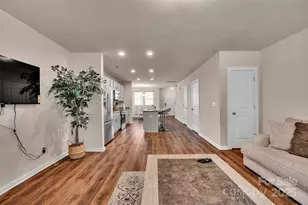 231 Hoskins Ave Dr, Charlotte, NC 28208 - Photo 18