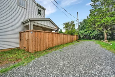 231 Hoskins Avenue Drive, Charlotte, NC 28208 - Photo 6