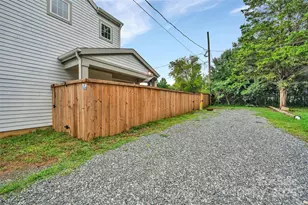 231 Hoskins Ave Dr, Charlotte, NC 28208 - Photo 6