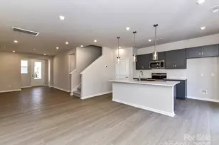 3041 Hutton Gdns Ln, Charlotte, NC 28269 - Photo 8