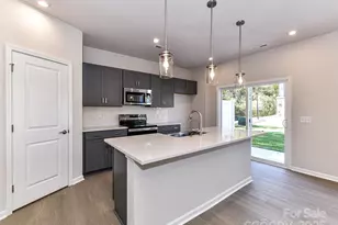 3041 Hutton Gdns Ln, Charlotte, NC 28269 - Photo 10