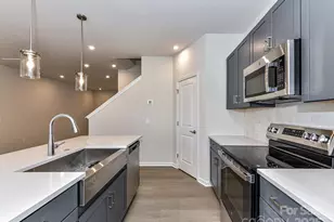 3041 Hutton Gdns Ln, Charlotte, NC 28269 - Photo 12