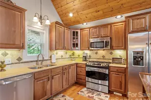 370 Appaloosa Trail, Burnsville, NC 28714 - Photo 6