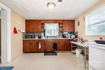 3948 Main Avenue Drive NW, Hickory, NC 28601 - Photo 8