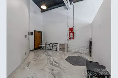 125 S Main Street, Hendersonville, NC 28792 - Photo 22