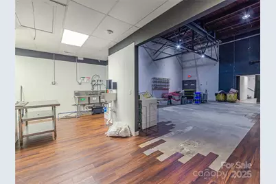 125 S Main Street, Hendersonville, NC 28792 - Photo 28