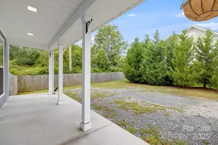 523 Shepherd St, Hendersonville, NC 28792 - Photo 6