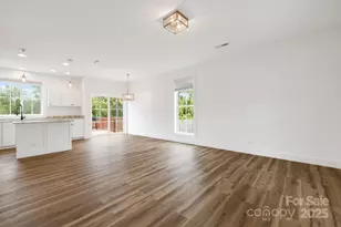 523 Shepherd St, Hendersonville, NC 28792 - Photo 8