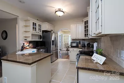 709 Carson Court, Kannapolis, NC 28083 - Photo 6