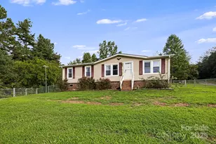 2490 Painters Gap Rd, Union Mills, NC 28167 - Photo 2