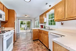 4306 Wynborough Ln, Charlotte, NC 28269 - Photo 4