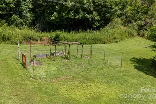 614 Upper Doe Bag Rd, Green Mountain, NC 28740 - Photo 18