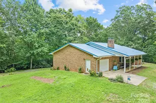 400 Sunset Heights, Canton, NC 28716 - Photo 2