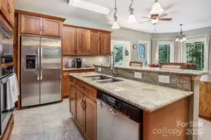 301 Gateway Dr, Hendersonville, NC 28739 - Photo 14