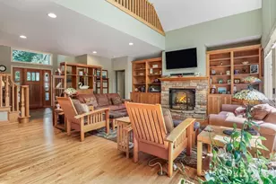 301 Gateway Dr, Hendersonville, NC 28739 - Photo 2