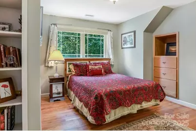 301 Gateway Drive, Hendersonville, NC 28739 - Photo 28