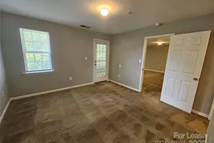 9811 Campus Walk Ln, Charlotte, NC 28262 - Photo 14