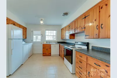 1432 Bevis Drive, Charlotte, NC 28209 - Photo 14