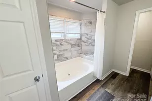 9211 Ravenwing Dr, Charlotte, NC 28262 - Photo 8