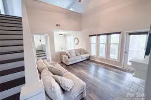 9211 Ravenwing Dr, Charlotte, NC 28262 - Photo 2