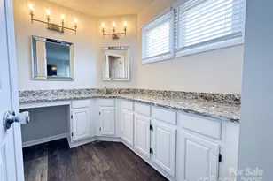 9211 Ravenwing Dr, Charlotte, NC 28262 - Photo 14