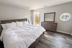 9211 Ravenwing Dr, Charlotte, NC 28262 - Photo 6