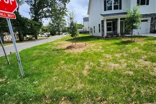 2028 Mandarin Blvd, Charlotte, NC 28205 - Photo 4