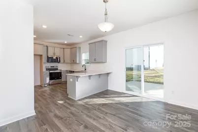 2032 Mandarin Boulevard, Charlotte, NC 28205 - Photo 10