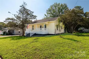 206 McConnell St, Clover, SC 29710 - Photo 4