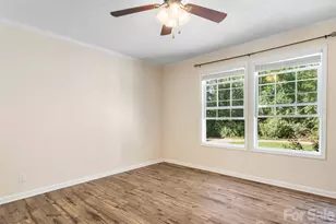 9 Sun Ridge Rd, Asheville, NC 28806 - Photo 12