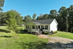 9 Sun Ridge Rd, Asheville, NC 28806 - Photo 2