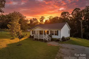 9 Sun Ridge Rd, Asheville, NC 28806 - Photo 2