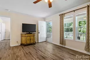 9 Sun Ridge Rd, Asheville, NC 28806 - Photo 4