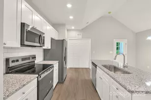 1118 Lerain Ct, Statesville, NC 28677 - Photo 10